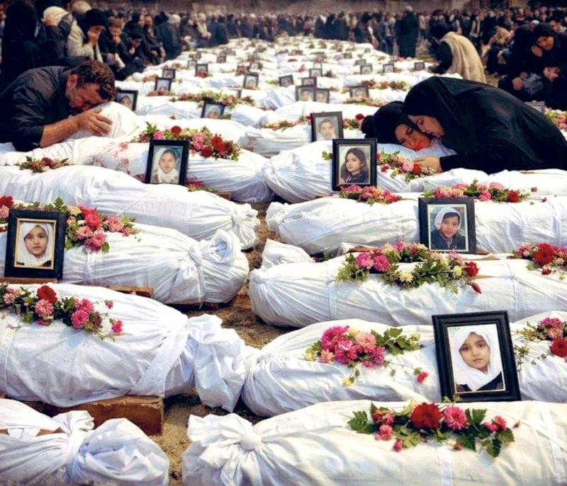 Tarihe geçecek bu barbarlık:
153'ü öğrenci tam168 ceset.
Cıvıl cıvıl, koşuyor, oynuyorlardı birkaç gün önce.
ABD ve İsrail ikilisinin eseri bu!
Çoğu paramparçaydı. Bazı cesetlerin başları bulunamadı. Kendisine "medeni" adı veren dünya sessiz.
Medeniyetiniz batsın sizin...