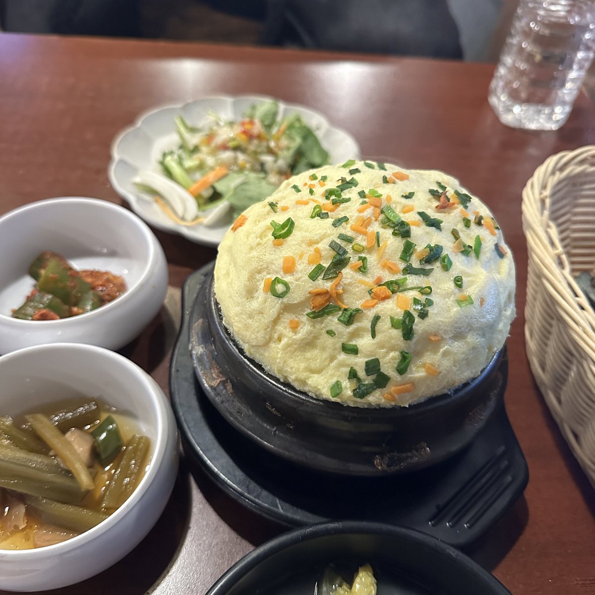 neverthelesssw's tweet photo. 📍삼육가 본점
하루 늦은 삼겹드라이브원 🥩
고기가 맛있고 사장님이 친절해요(16인분 먹을 뻔) 가게에서 프릭알람 계속 나오고 알디원 팬이라구 하니까 계란찜 서비스도 주심.. 잘 먹었습니다아😍😍
#3D1 #삼겹드라이브원
#ALPHADRIVEONE
#알파드라이브원 #ALD1 #상원 https://t.co/h6ZGAKcwy1