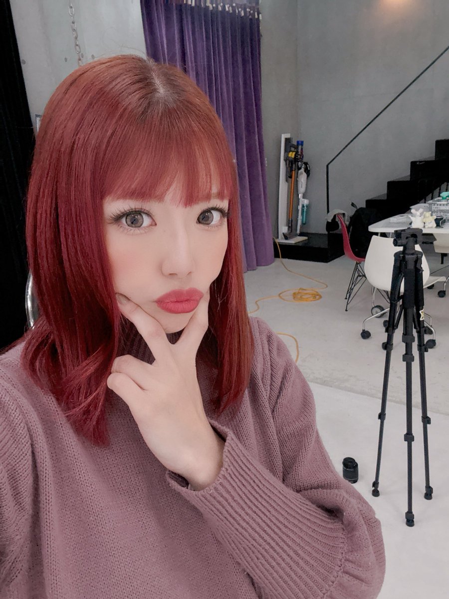 髪色変えた✌🏻 これ系の色って秒で落ちるんですけどねぇ🔥