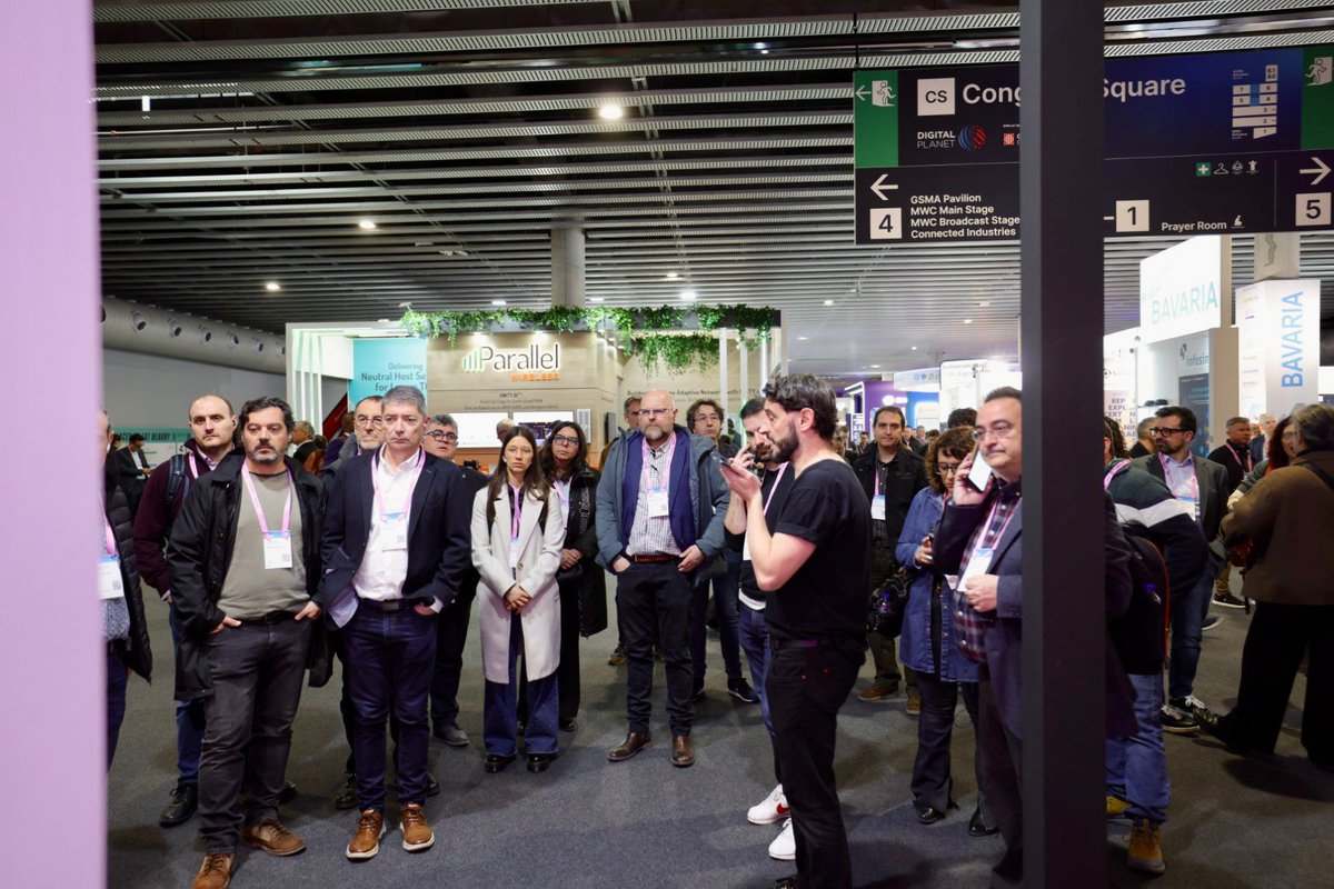 i2CAT's tweet photo. 🔛 Comença el tour de les #ÀreesDigitals a l’estand del @govern, amb l'aposta per una #IA ètica i responsable.
📍Els agents territorials visiten #Sateliot, @orange_es, @vodafone_es, @Telefonica, @GrupoSalto, @MWCapital i #i2CAT.
🤝 Una iniciativa de @tic, amb MWCapital i i2CAT. https://t.co/UbibgkOB0g