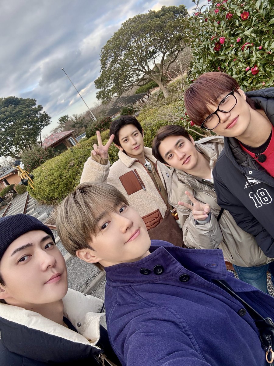 이번 여행도 함께🪜🍊

#EXO #엑소 #weareoneEXO
#EXO의사다리타고세계여행5 #엑사세5
