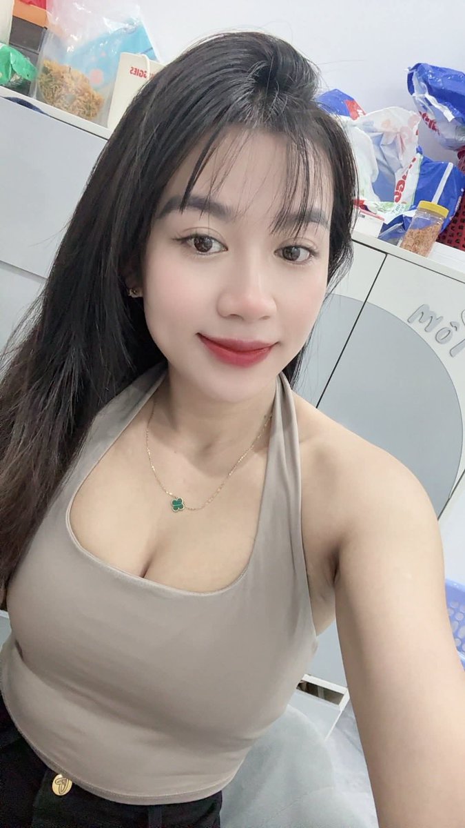 Thu Hoài tweet media