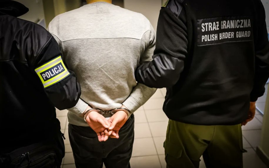 FAST INFO tweet media