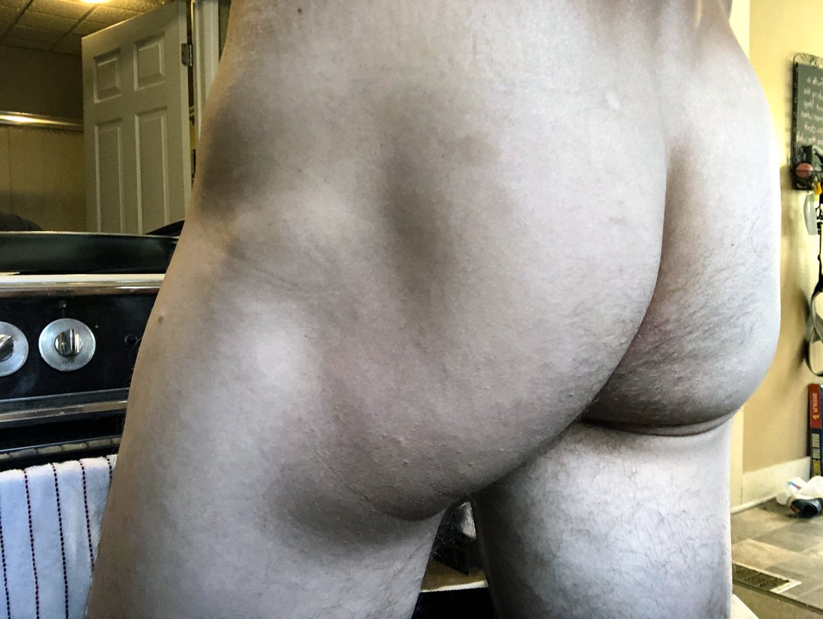 Straight Guys for Gay Eyes tweet media