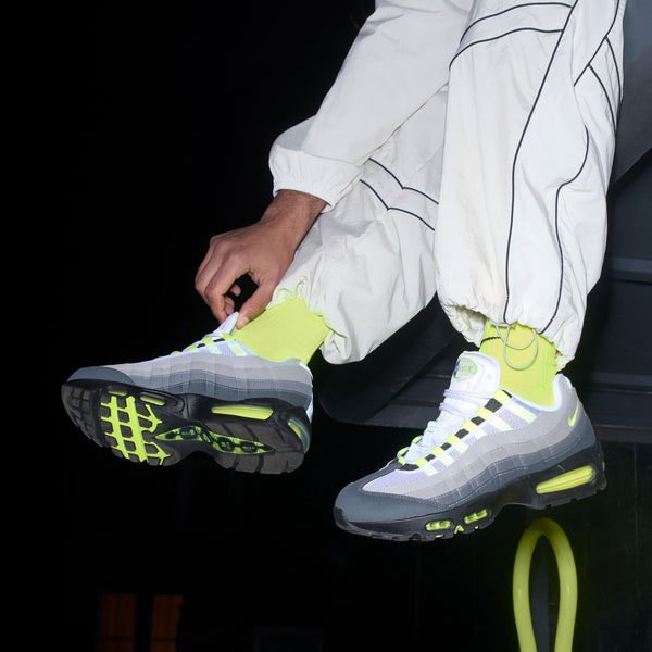 UNION TOKYO & OSAKA と GR8 が Nike Air Max 95 OG Big Bubble “Neon
