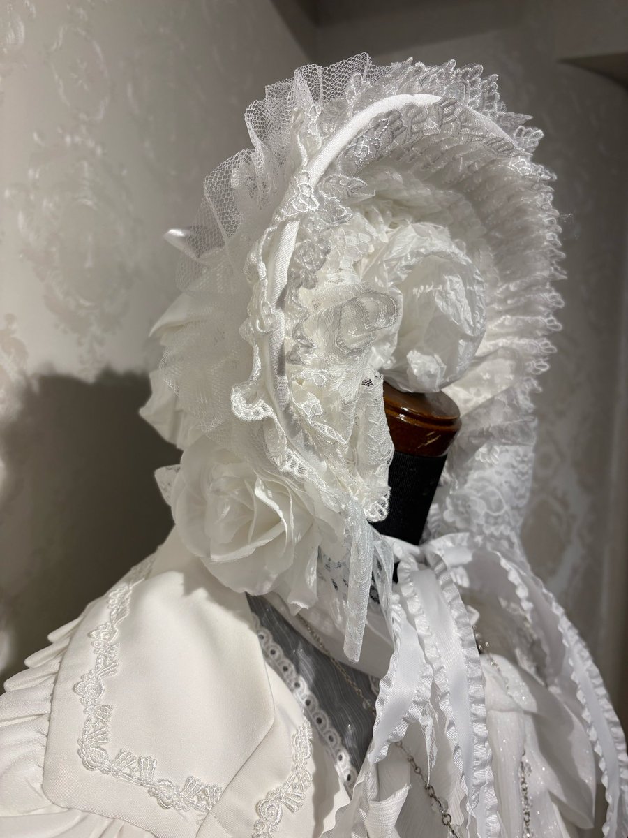 レースたっぷりボンネット🦋クリアなロザリオは珍しいアイテムです