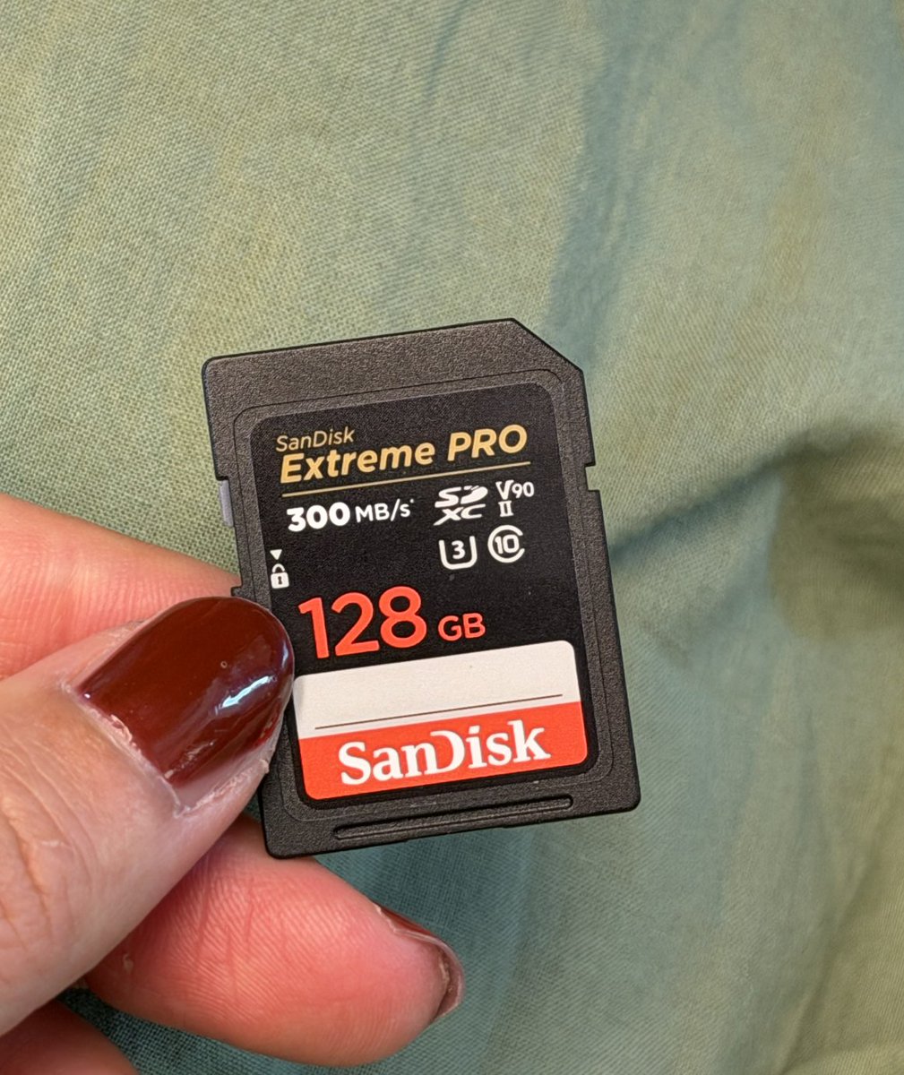 代表のつぶやき。 2008年から同じSDカードを使っております…… なんなら