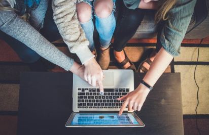 tourismsociety's tweet image. In our latest e-Journal, Graham Donoghue from Sykes Cottages explores how AI has transformed the way people plan, book and enjoy their holidays — and what’s coming next in 2026. thetourismsociety.com/insights/e-jou… 

#TourismSociety #TravelTech #DigitalTransformation #TourismLeaders