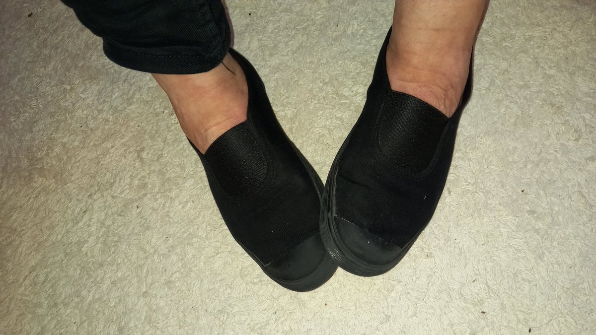 EurimcoP's tweet photo. @casualsdirect Black elastic gusset plimsolls . They will be comfortable into old age ! https://t.co/F0Fv93Doxm
