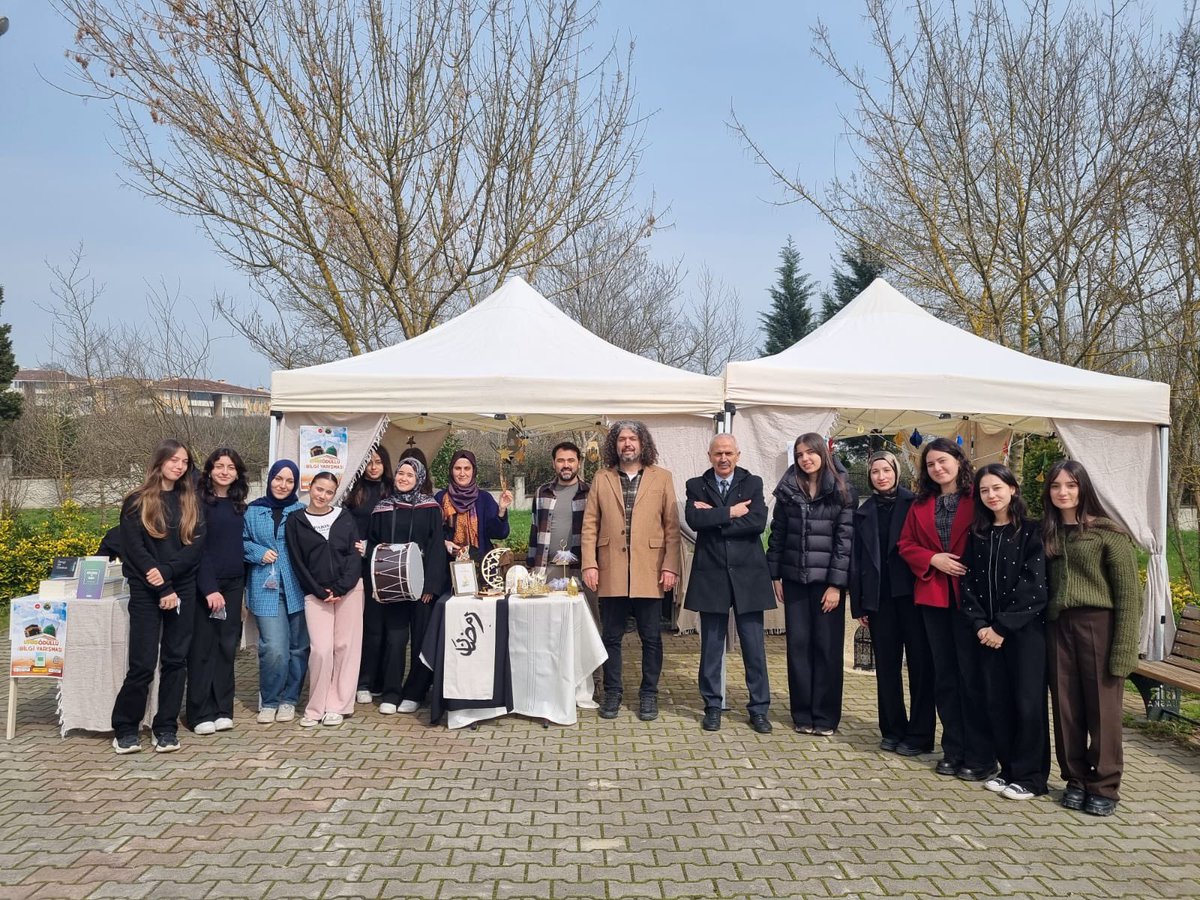 cmsbl's tweet photo. Ramazan ayının manevi iklimine katkı sunan bu anlamlı etkinlik dolayısıyla hocalarımıza teşekkür ediyor; etkinliğin düzenlenmesinde desteklerini esirgemeyen okul idaremize ve görev alan öğrencilerimize şükranlarımızı sunuyoruz.
@tcmeb 
@Yusuf__Tekin 
@SakaryaValiligi https://t.co/2nGfuwgVbY