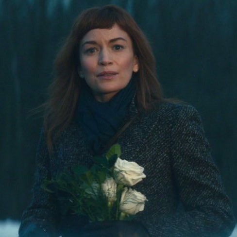 sometimes baby girl is a 30yo billionaire heiress carrying her roses after her corporate brain surgery and trying not to get hit by a car