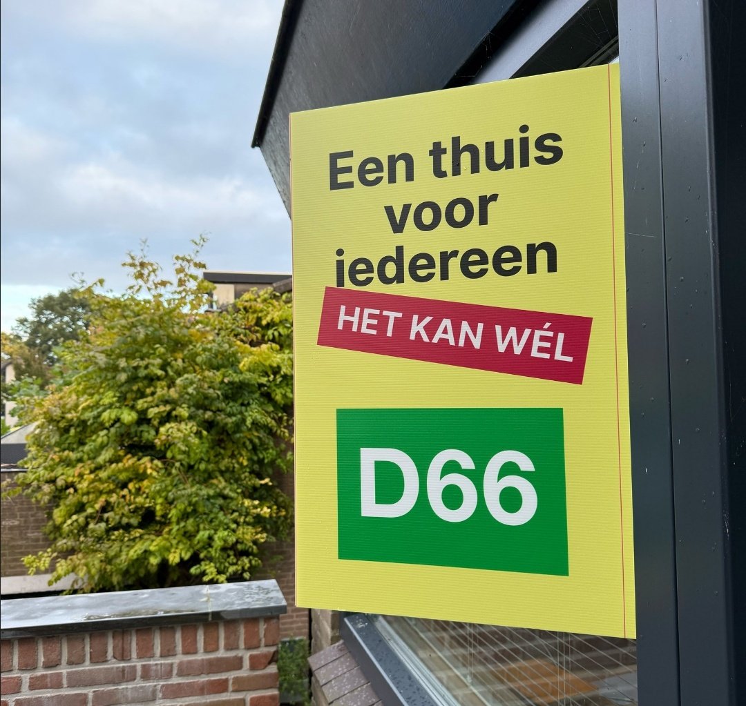 nickynicky78's tweet photo. Zelfs een eigen verkiezingsslogan bedenken, kan #D66 niet! Dan maar jatten van #Roemer #SP heeft er iemand gedacht! 🙈🙉

#jatwerk #HetKanWel https://t.co/7bvUd4Joy7