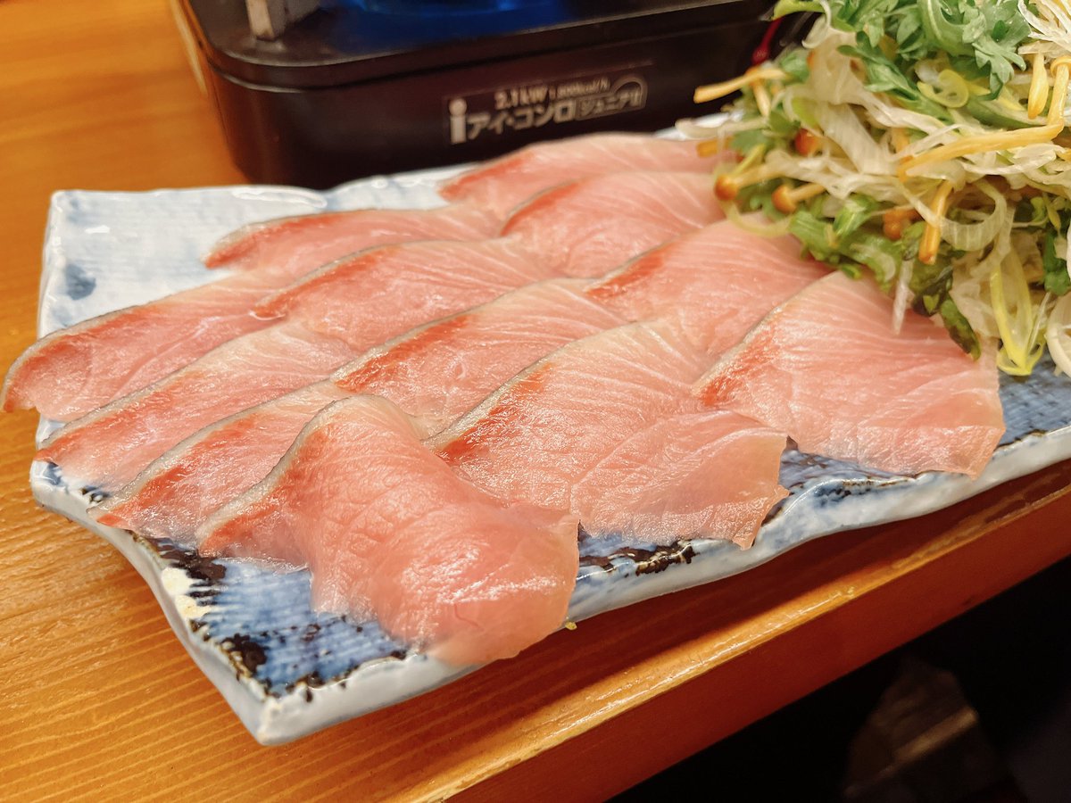 Lxus_Mojito's tweet photo. 念願の石川にて鰤しゃぶ！！！
バカみたいにうまかった〜
幸。 https://t.co/09Bzx3eqir
