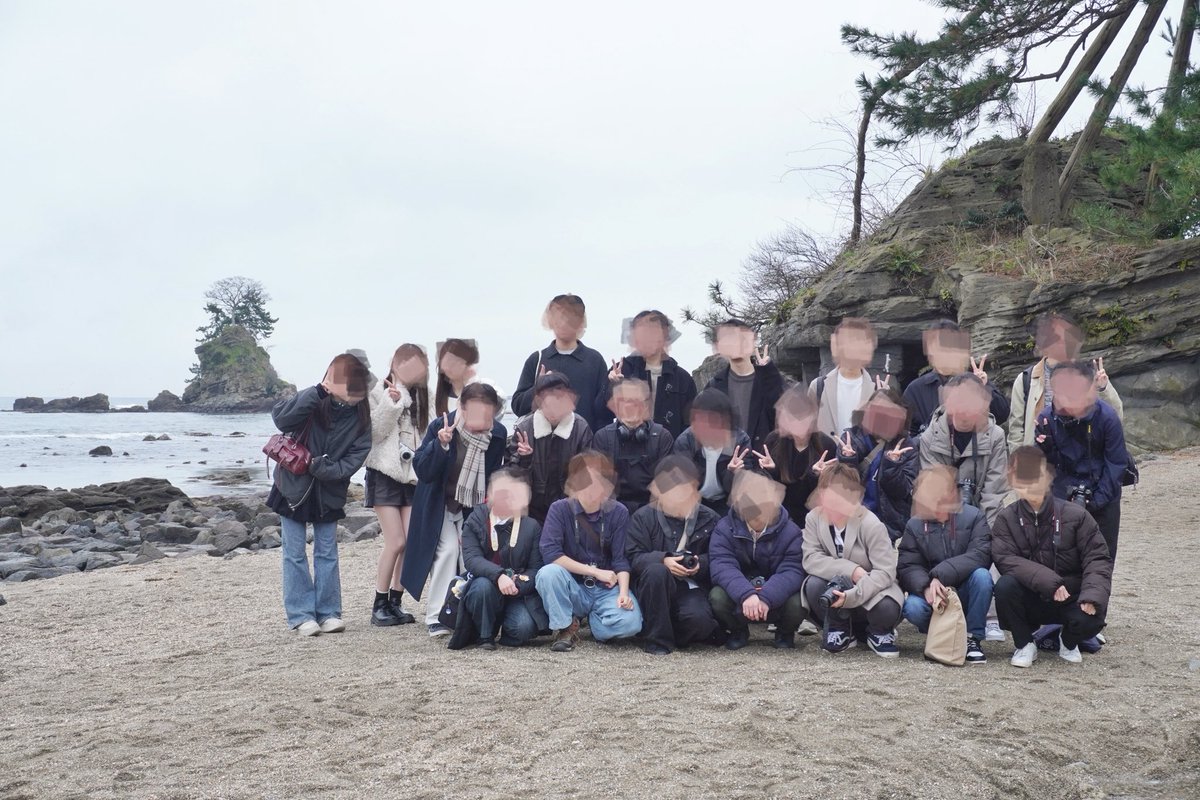 handaiphoto's tweet photo. 【春合宿 in 岐阜・富山・福井】
2⽉25⽇から１泊２⽇で春合宿を⾏いました！
今回は岐阜や富山、福井へ！
白川郷や雨晴海岸など様々な名所をめぐり、素晴らしい写真が沢山撮れました📸
次のイベントは学外展です❗️この合宿で撮った写真含め、たくさんの作品が出展予定ですので、ぜひご来場ください☺️ https://t.co/T2tDLMdJ3e