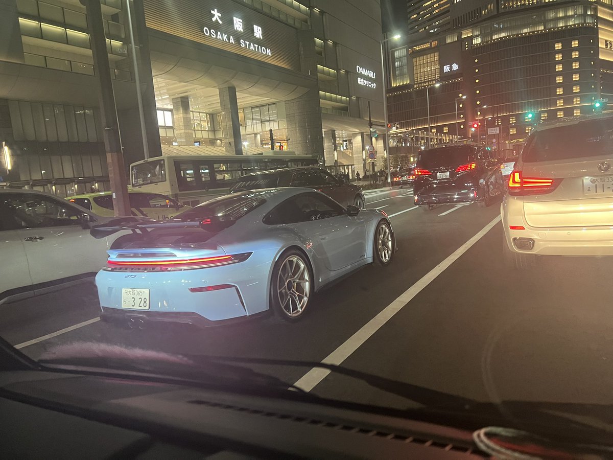 白髪のお婆ちゃんが乗ってた。渋すぎGT3