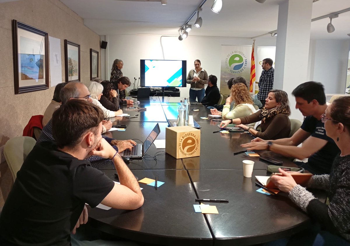 RBTerresEbre's tweet photo. El Fòrum de la Reserva de la Biosfera mobilitza una seixantena d’agents del territori en les primeres jornades participatives, quatre sessions de treball celebrades a les capitals de comarca ebrenques. Notícia a: https://t.co/H0ZhoKUDYW   #Terresdelebrebiosfera #forumparticipatiu https://t.co/VYTwSswbXO
