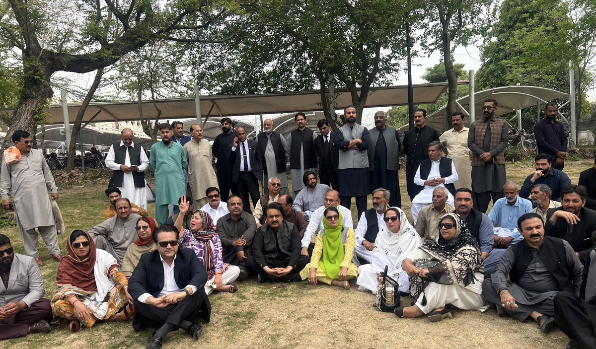 Naya Pakistan tweet media