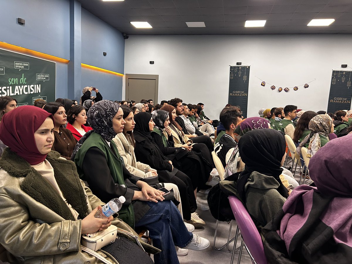 NigdeKYGM's tweet photo. 📍Kampüs Genç Ofis

Yeşilay Genel Başkanı Doç. Dr. Mehmet Dinç’in katılımlarıyla öğrencilerimize yönelik bağımlılıkla mücadele konulu bilgilendirici ve farkındalık odaklı bir söyleşi programı gerçekleştirilmiştir.

#GSBYurtları
@gencliksporbak 
@GSB_KYGM https://t.co/M20H8QeveV