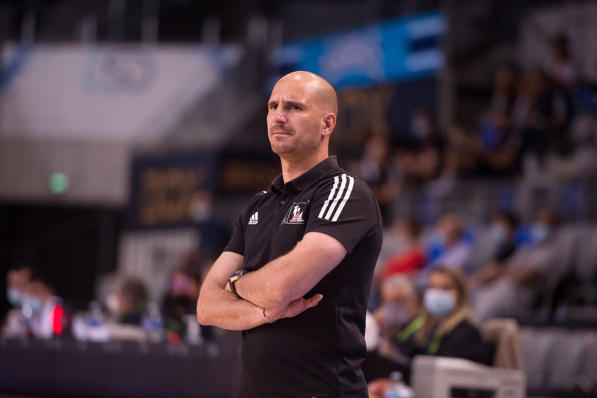 Be_BasketFr's tweet photo. 🔙🦁 Anthony Brossard va revenir à l'ASVEL !

👀 Passé pendant 16 ans par Villeurbanne, le formateur était devenu le coach individuel de Zaccharie Risacher depuis 2023.

📎 https://t.co/PQk0ZtaIyw https://t.co/n5iW8llJqW
