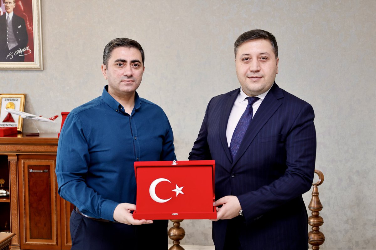 tconikisubat's tweet photo. Kaymakamımız Salih Çiğdem, Konya İl Göç İdaresi Müdürü olarak atanan Kahramanmaraş İl Göç İdaresi Müdürü Orhan Veli Sarı’yı makamında misafir etti. https://t.co/KaAMWJAdaa