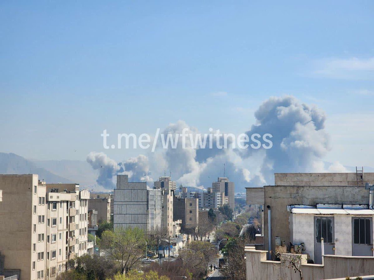 worldwars_now's tweet photo. ⚡️🇮🇱🇮🇷 Israeli airstrikes on Tehran this morning struck regime-linked targets, including Basij headquarters

#Iran #IranIsraelWar #Tehran https://t.co/w7EDYeV1ZC