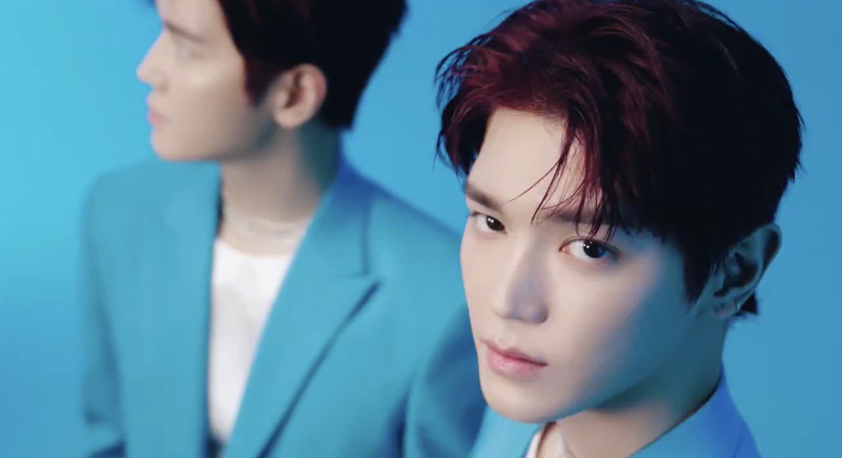 pekotaeyong's tweet photo. 나는 이 반항기 가득한 짝눈이 좋다🌹🔥
(거울에 비친 옆선도 갓벽!) 🩵
#TAEYONGClearnoseFilm 
으로 태국에 지금 트렌딩 시작되고 있대요! 다들 화이팅 !! 
#CLEARNOSExTAEYONG https://t.co/7dblWDSrEU
