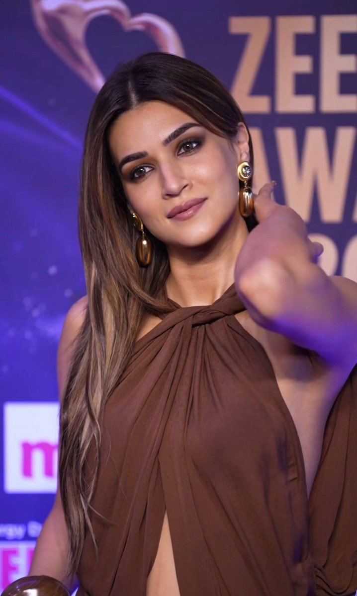 Glamss World tweet media