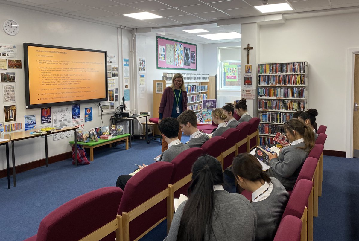 nmgarrard's tweet image. Happy #WorldBookDay2026 Week! Thank you @StRichardsCC for welcoming me for a fab day of author talks &amp;amp; creative writing workshops🥰🤩❤️ Your students were AMAZING! So mature &amp;amp; full of questions &amp;amp; ideas🥰📚
@hoperoad @oldbarnbooks #29Locks #21Miles #OnTheEdge