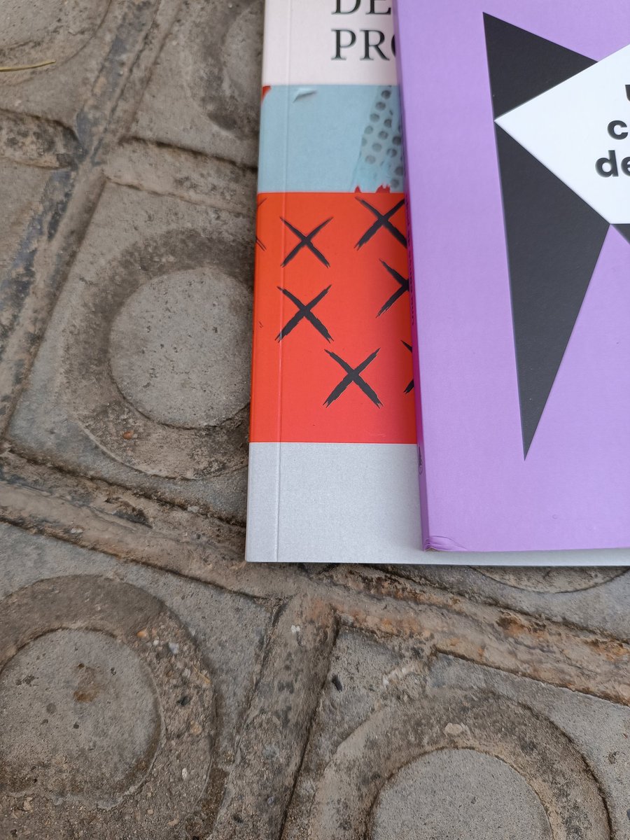 Llibreria Poques Paraules tweet media