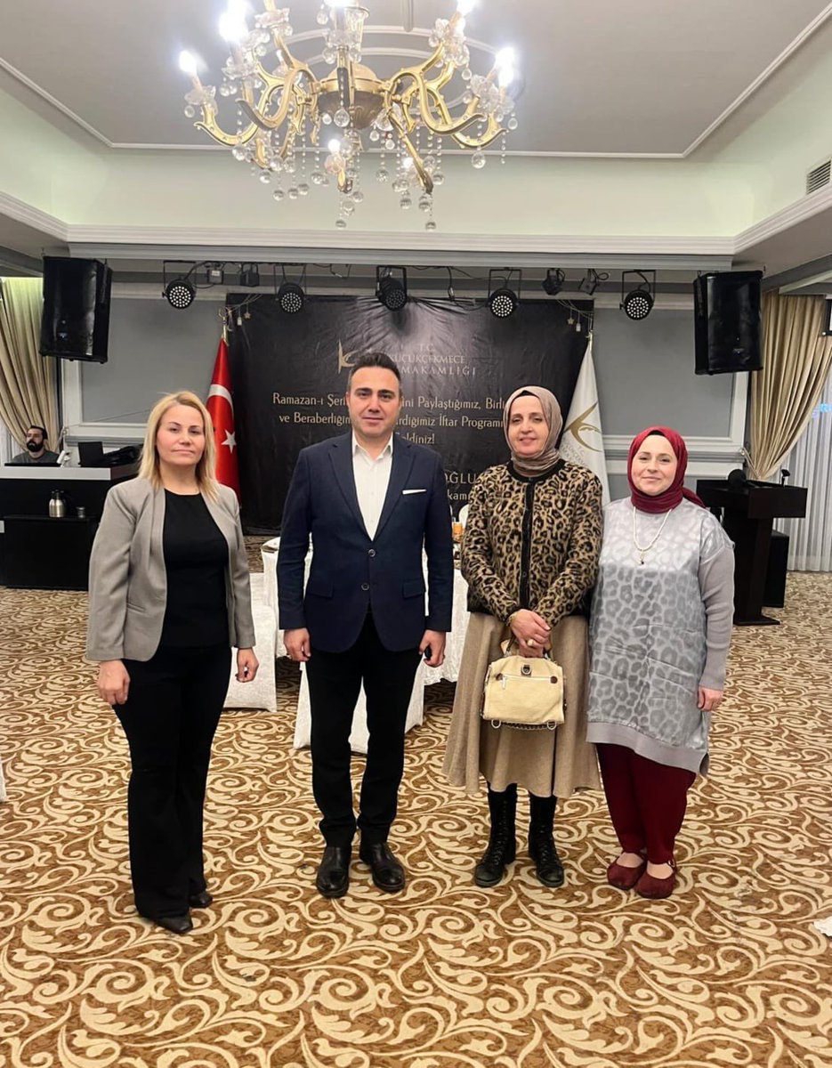 iskudef's tweet photo. Küçükçekmece Kaymakamlığı tarafından düzenlenen iftar programına İSKÜDEF Başkanımız Sn. Bayram ERDEM ve Yönetim Kurulu Üyelerimiz katılım sağladılar. Nazik davetleri için Kaymakamımız Sn. Mustafa Anteplioğlu'na teşekkür eder, Ramazan Ayı'nın hayırlara vesile olmasını dileriz. https://t.co/vkeg9INpKm