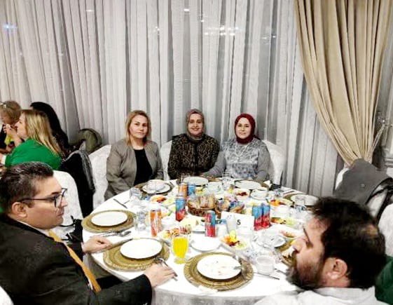 iskudef's tweet photo. Küçükçekmece Kaymakamlığı tarafından düzenlenen iftar programına İSKÜDEF Başkanımız Sn. Bayram ERDEM ve Yönetim Kurulu Üyelerimiz katılım sağladılar. Nazik davetleri için Kaymakamımız Sn. Mustafa Anteplioğlu'na teşekkür eder, Ramazan Ayı'nın hayırlara vesile olmasını dileriz. https://t.co/vkeg9INpKm