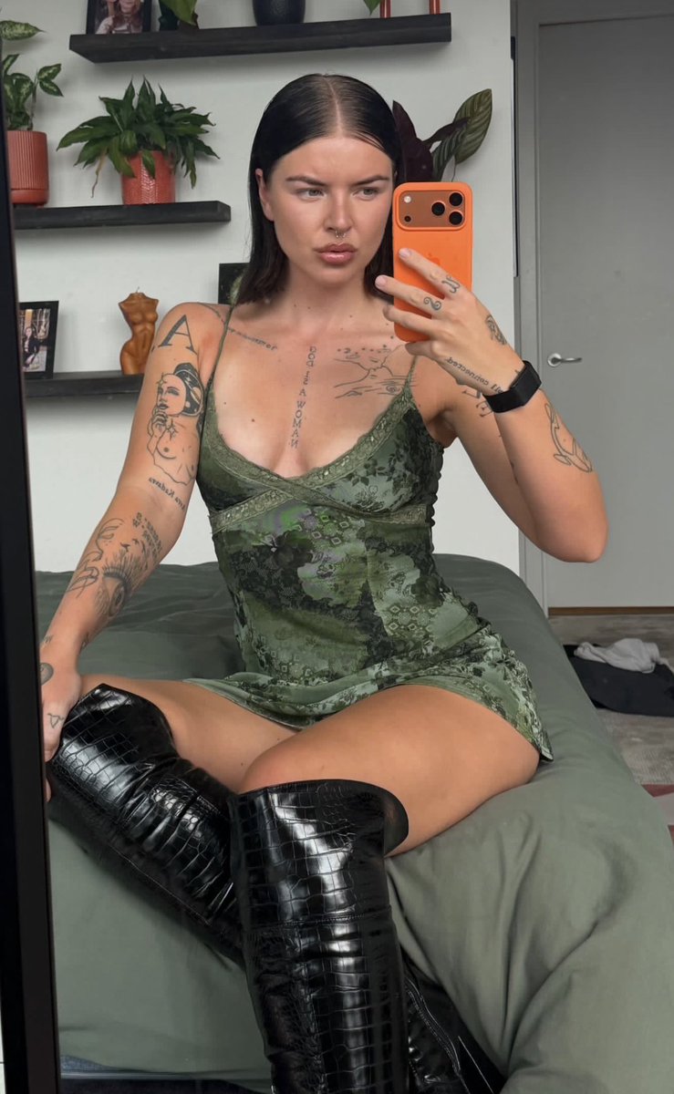 Babygoddess30's tweet photo. Happy Birthday To Me🥳🎂🎈❤️
Wish I have someone to spend my birthday with 😔💔 https://t.co/dGTouAavhK