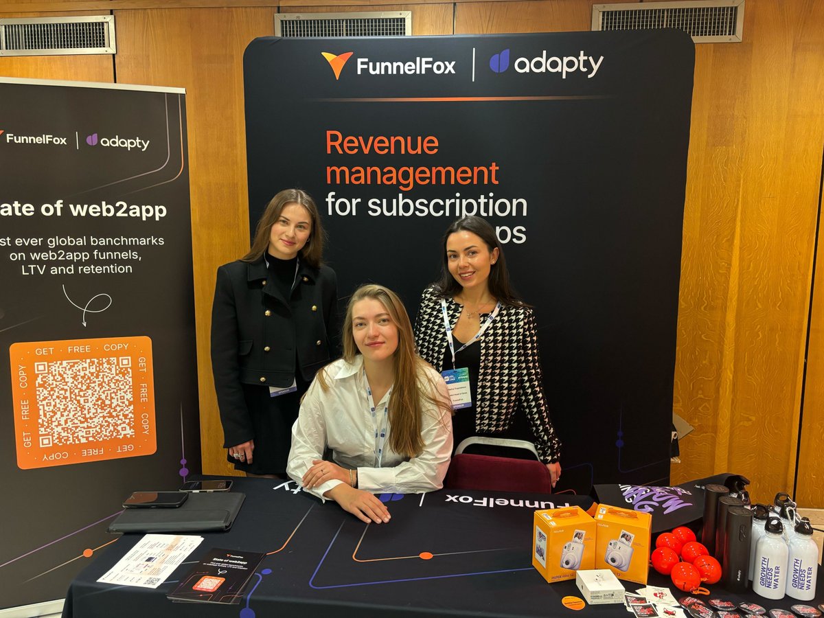 We shipped the team, the booth, and a machine that literally rains money (kind of) 🤑

<a href="/AppsForum/">Apps Forum</a> Lisbon, we're live. Our CEO speaks at 2:45 on State of Web2App. Come find us.