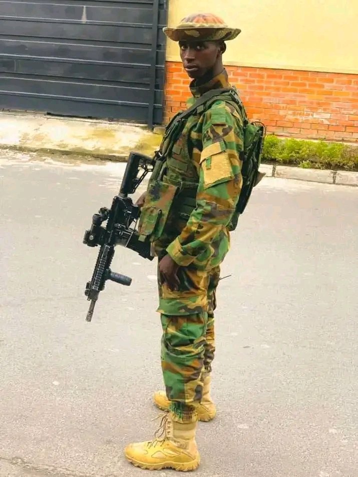 lewis_nshu2833's tweet photo. Waliona madoa doa ya #Simba tu #Adui akafunga mizigo🦁💪✊🇨🇩👍 https://t.co/Fq9wu764NG