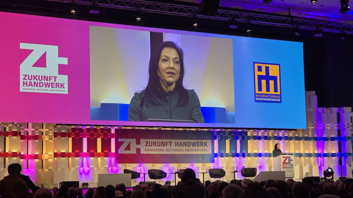 steffenrange's tweet photo. Erster Auftritt von Wirtschaftsministerin Reiche bei #zukunfthandwerk und Internationaler Handwerksmesse #ihm https://t.co/HSHEd8iSvb