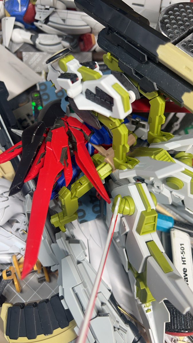 VerXFOXBB's tweet photo. 砲身の連結部分を後部に移すと、砲が独立して重量を支えることができるようになります
#ガンプラ
#デスティニーガンダム
#GUNPLA https://t.co/6zNg4XI4lQ
