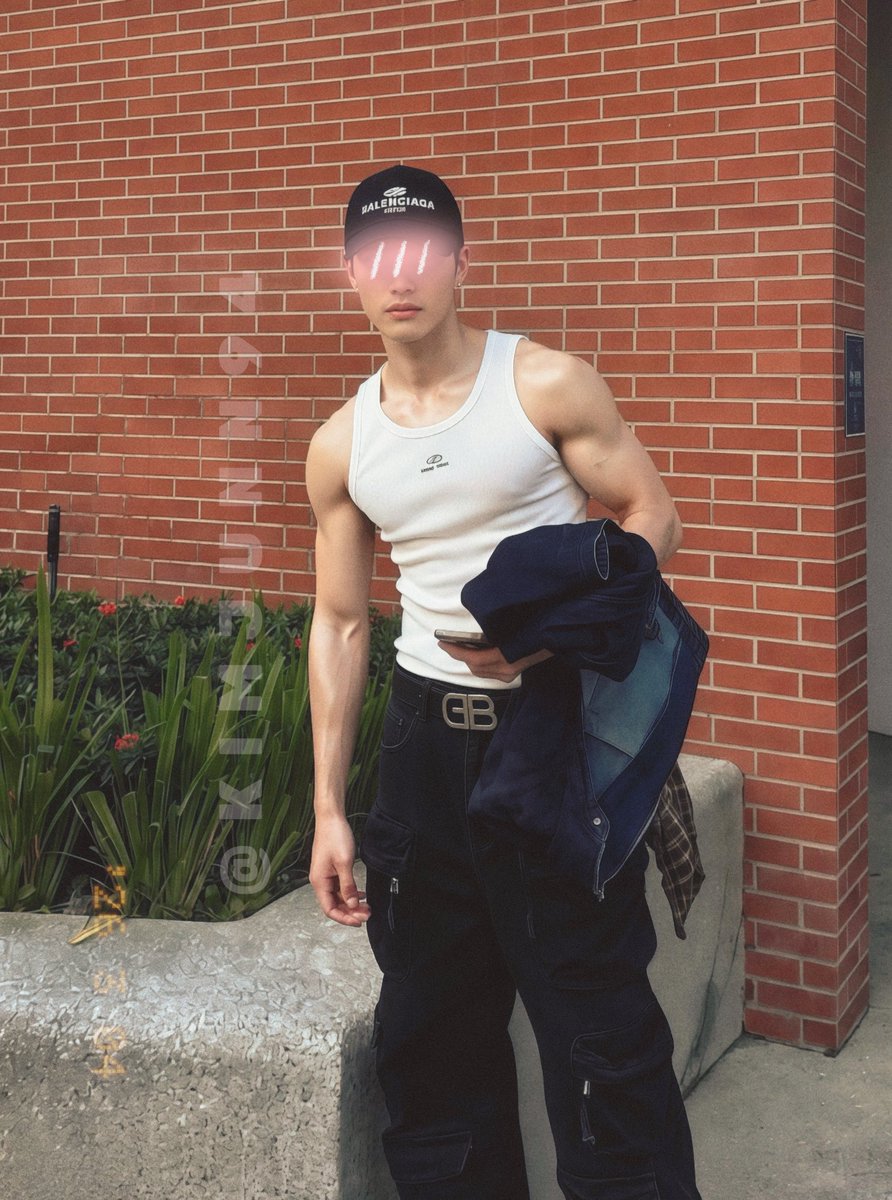 kimjunn94's tweet photo. With the Slim whites tang top 💦 …. ผอมไปละกรุ…. ยิมก็ไม่ค่อยได้เข้า เข้าแต่ห้อง xxx 💦 

#บ้านคิริน #Kirinhouse 😋😋 https://t.co/JiAzaEYsfj