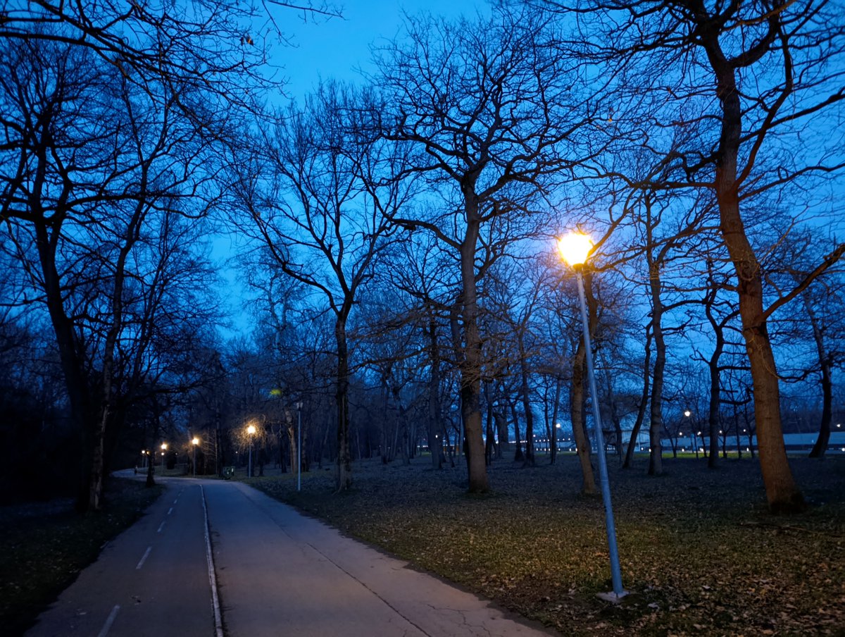 Минут-тычку! tweet media