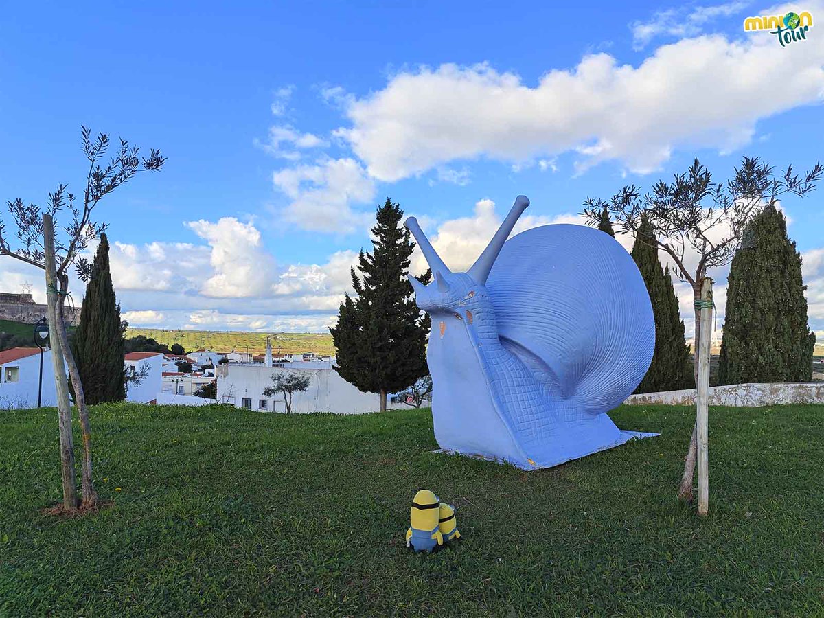 MiniOnTourES's tweet photo. Caracol 🐌, col, col... saca los cuernos al sol 🌞. Eso estuvimos cantando un buen rato a este amigui que hicimos en #CastroMarim, ¿lo conoces?
👉 https://t.co/p0es274zP4
@galiciatb @MadridTB @visitportugal @turismoportugal @visitalgarve_es https://t.co/PF1n6HuSjh