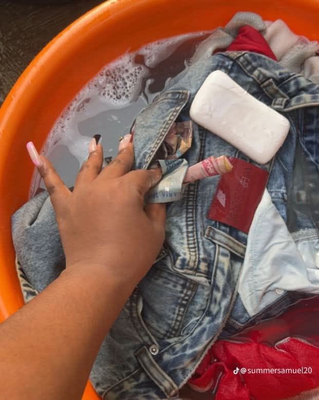 Les femmes vous trouvez l'arhan dans la poche du pantalon de monsieur pendant la lessive ! Vous faites quoi ?
❓❓❓❓❓❓❓❓❓