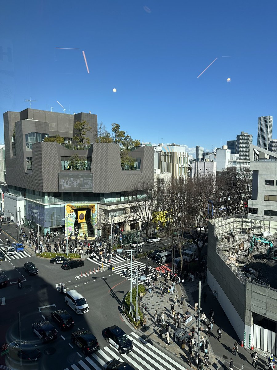 千駄ヶ谷ビクタースタジオでの出前は紫金飯店、その紫金飯店が原宿ハラカド5階にも。玉子チャーハンはここでも美味しかった😋向かいの焼肉屋さんが入っていたビルも取り壊しが始まってる👷セントラルアパートやレオン、ミルクボーイ、ドキドキしながらペニーレインに行っていたあの頃は静かな街だった