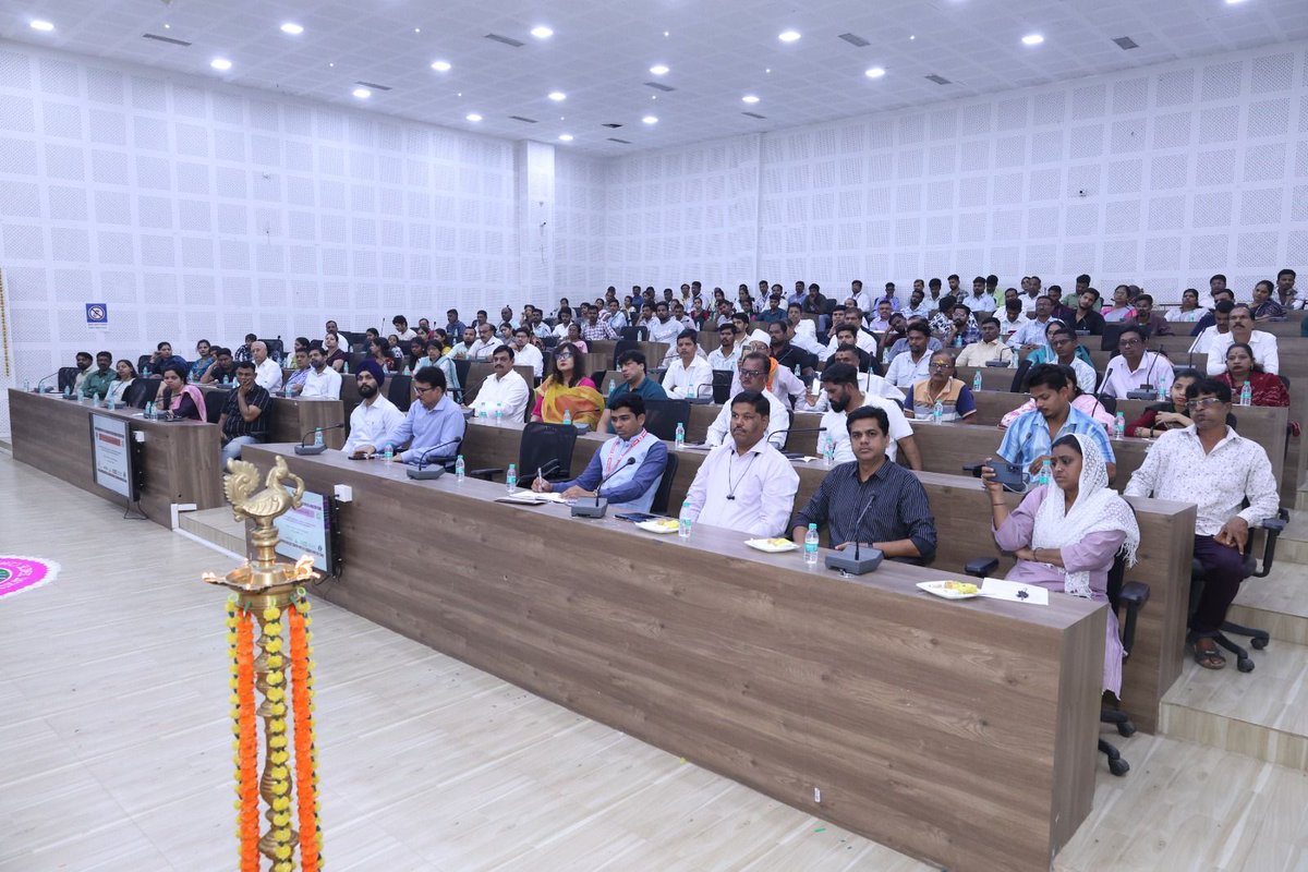 Maharashtra Exports and ODOP tweet media