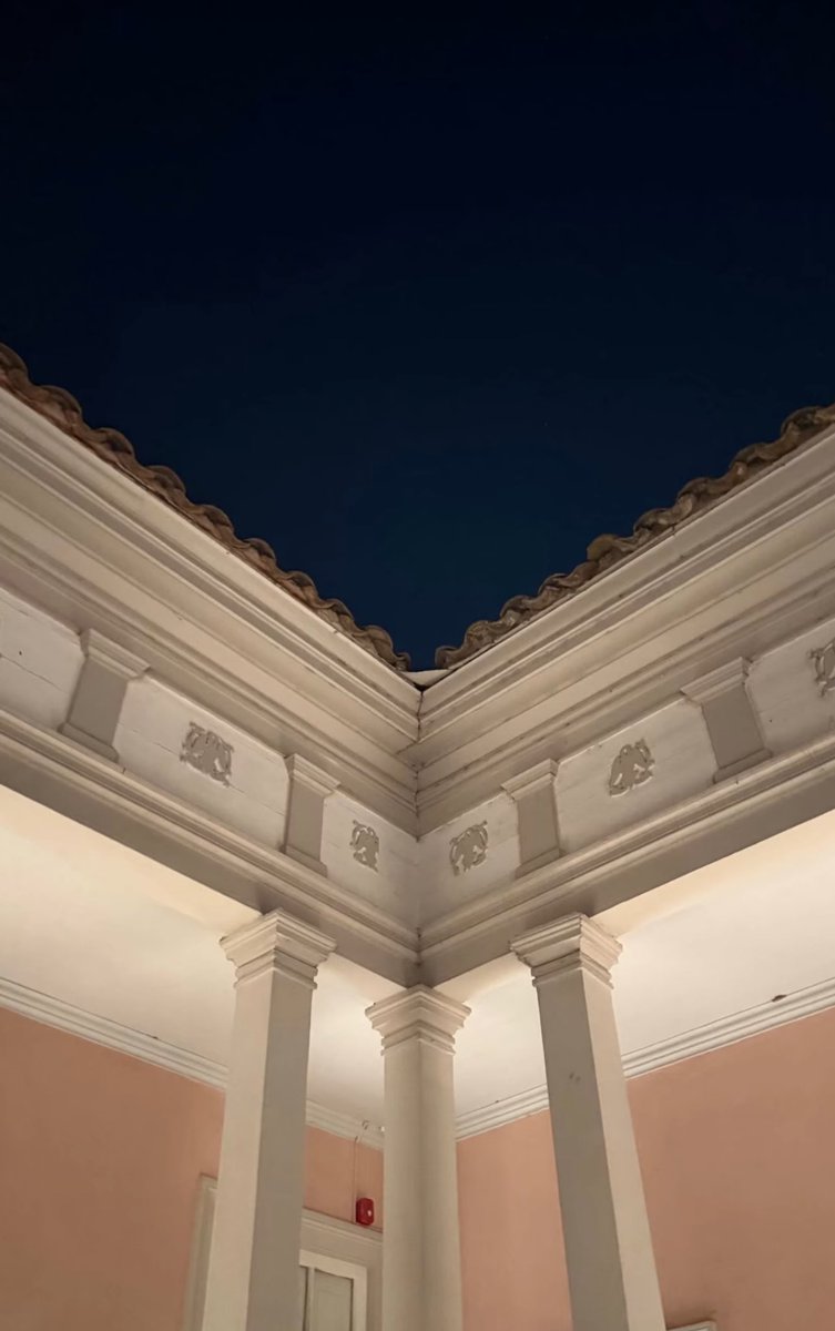 Access Bad Bunny tweet media