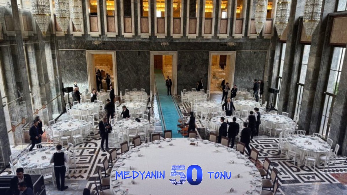Medyanin50Tonu's tweet photo. ⭕️ Bugün TBMM'de milletvekillerine verilecek iftar menüsü:

📌 Karamelize soğanlı avokado favalı enginar
📌 Çilekli, file bademli, narlı yeşil salata
📌 Keşkek yatağında dana antrikot
📌 Zencefilli sumak şerbeti
📌 Fındıklı, narlı güllaç
📌 Bal kaymak, pastırma, hurma, gün kurusu, eski kaşar, badem, ceviz ve çiğ köftenin yer aldığı iftar tabağı