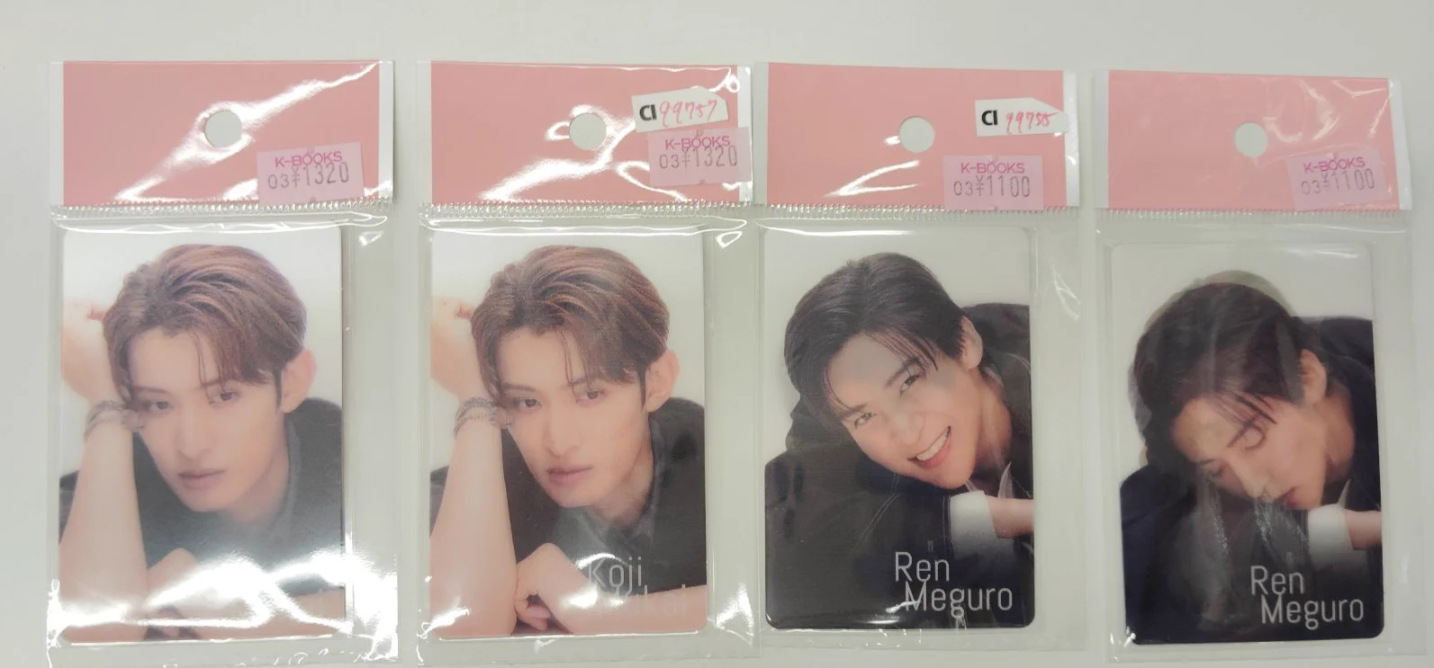 K-BOOKS アイドル館1階 男性アイドルフロア STARTO＆EBiDAN X પર