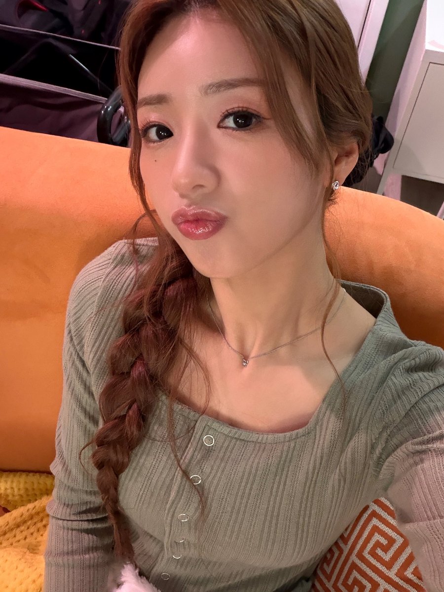 [📸] 

2026.03.04
<#콥씨레코즈>

보미 미모 진짜 Sh...sheep지 않다 
Duck분에 판다 기가 살았어요

#에이핑크 #Apink 
#윤보미 #보미 #BoMi