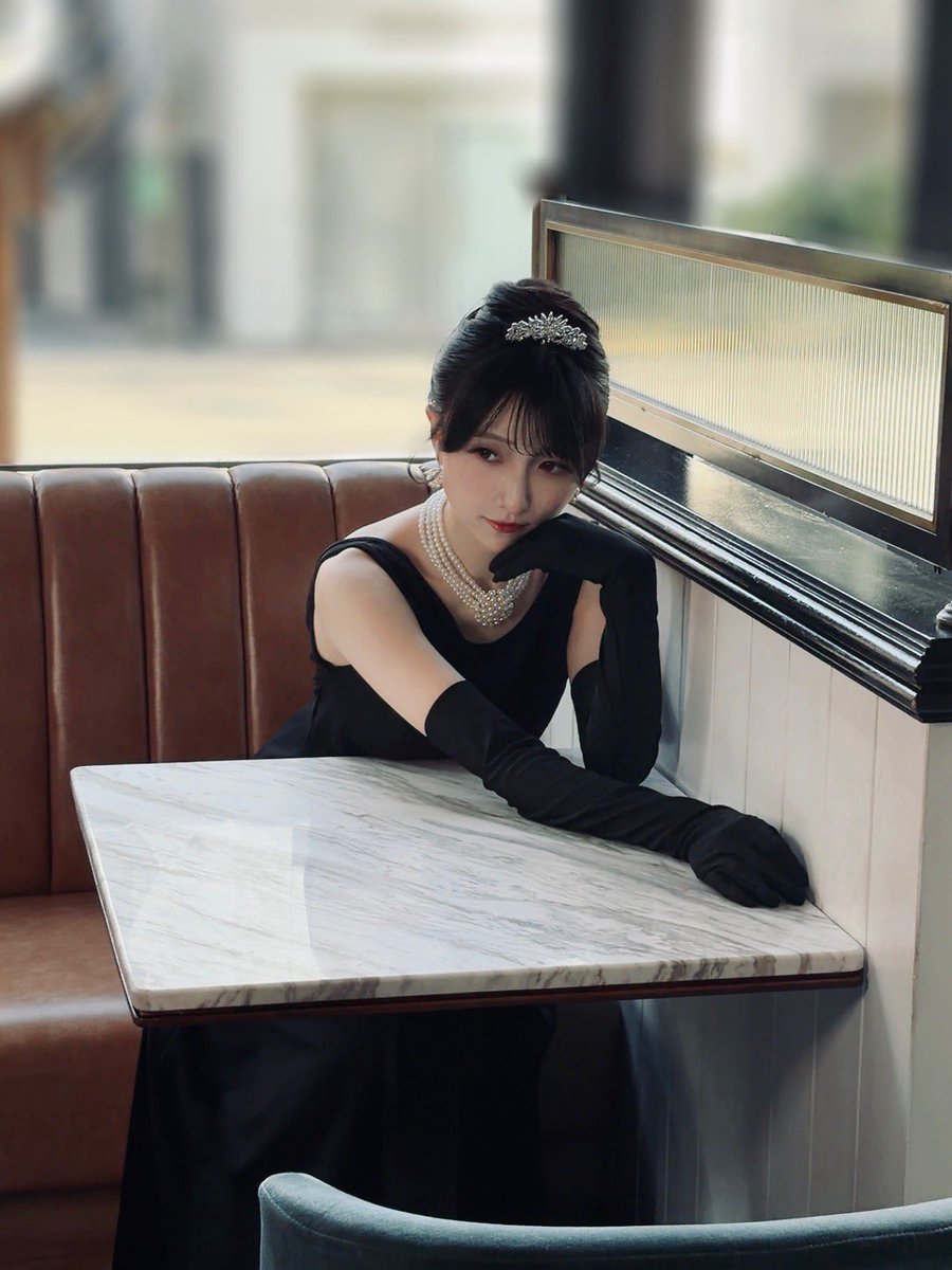 🗓️飾るとお部屋を良い感じにオシャレにしちゃうサイン入りポスター