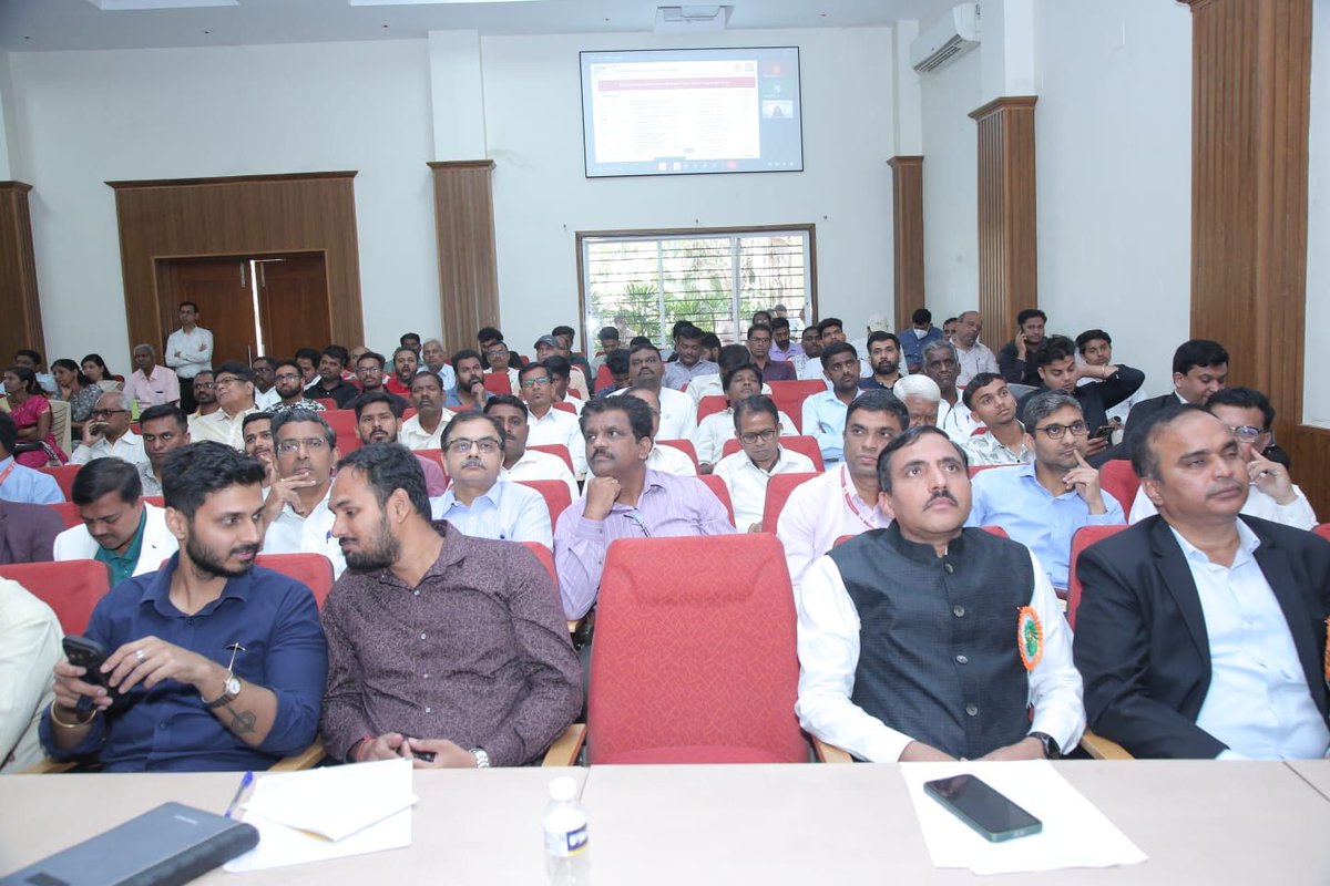 Maharashtra Exports and ODOP tweet media