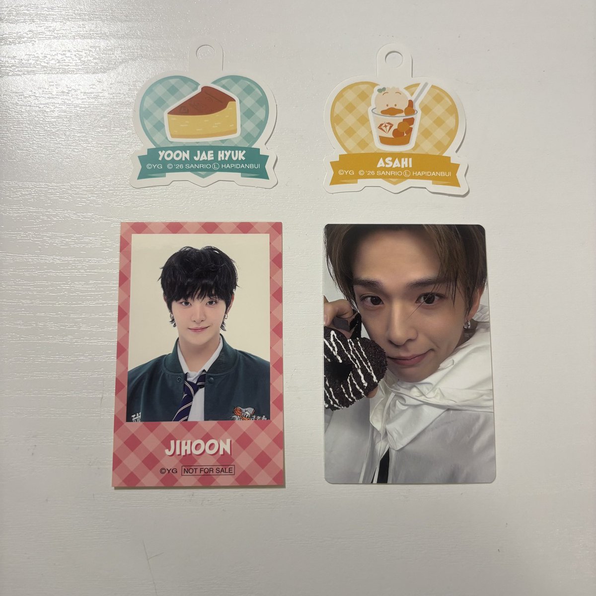 5656_nya_'s tweet photo. TREASURE はぴだんぶい コラボカフェ グッズ トレカ ステッカー 特典 交換 大阪

求￤🐨

譲￤画像のもの

郵送でのお取引希望です🎀

お気軽にリプお願いします🍒ྀི
 #treasure交換 https://t.co/L0TBJSVDU9