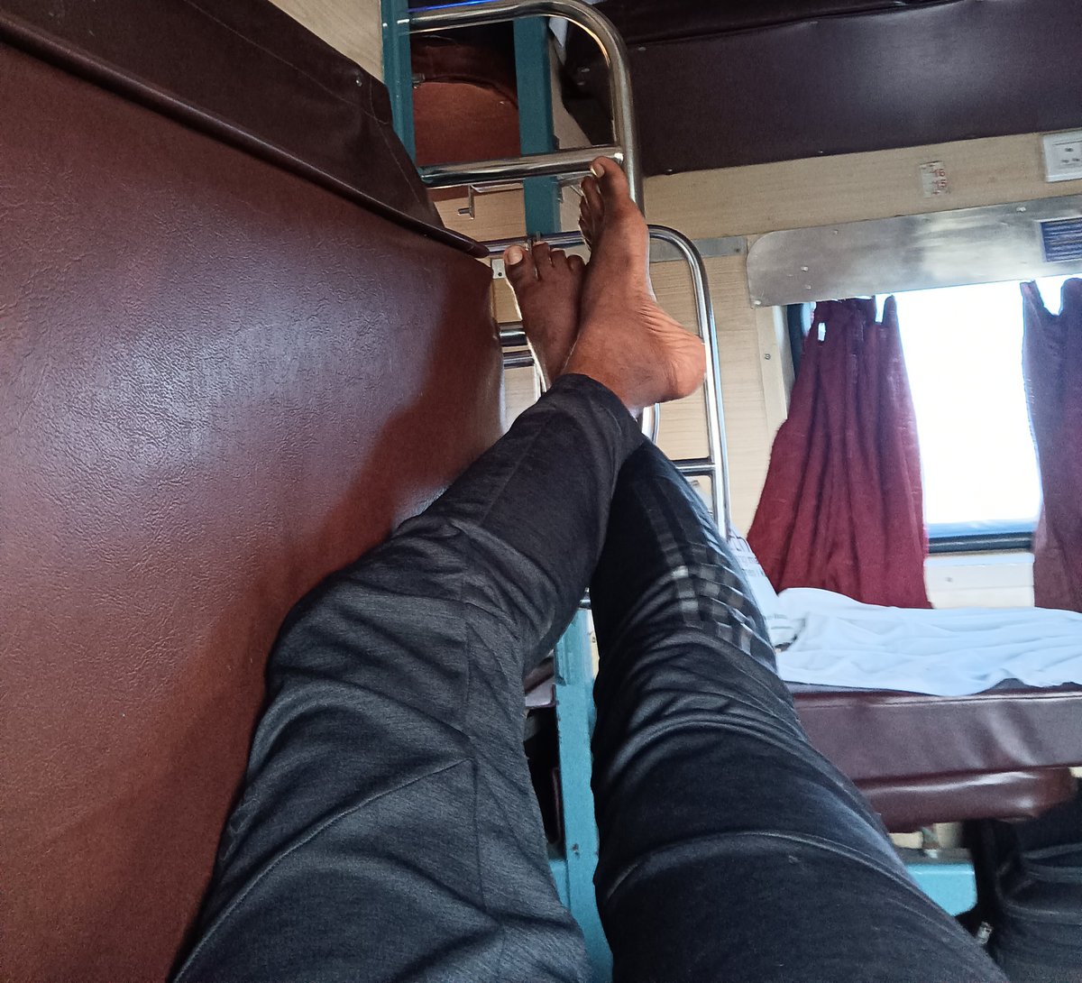 Alpha Hari tweet media